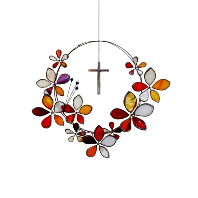 レッド色のクロスの付いたフラワーリース