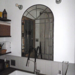 ステンドグラスの窓ミラー