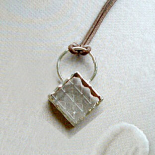 ステンドグラスのアクセサリーの作り方/チョーカー