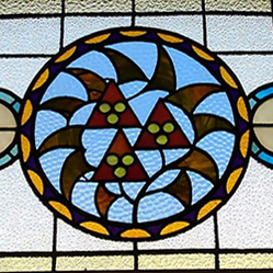 街のステンドグラス/岸里ノ玉出駅